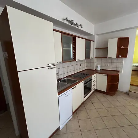 L&l Apartment Pakostane